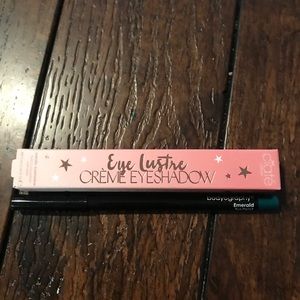 Glam creme eyeshadow and eyeliner set